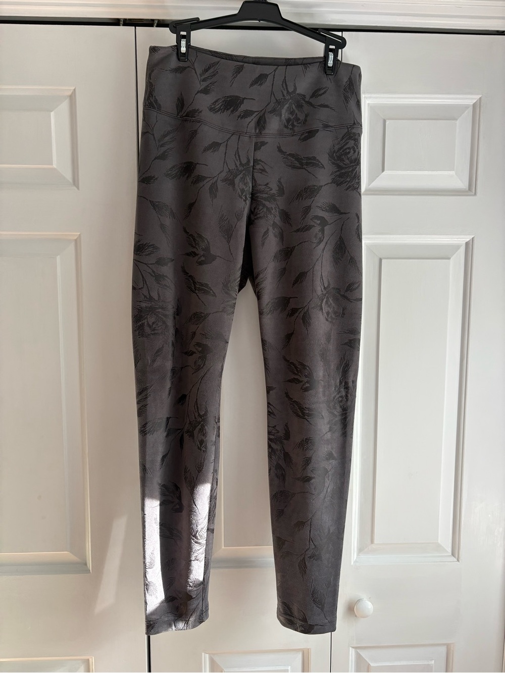 White House Black Market Runway Leggings